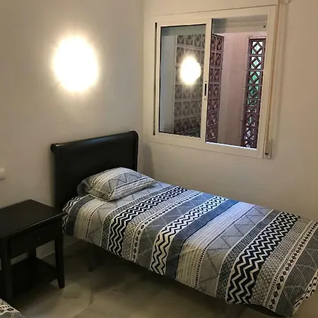 Apartamento La Reserva De * 马尔韦利亚